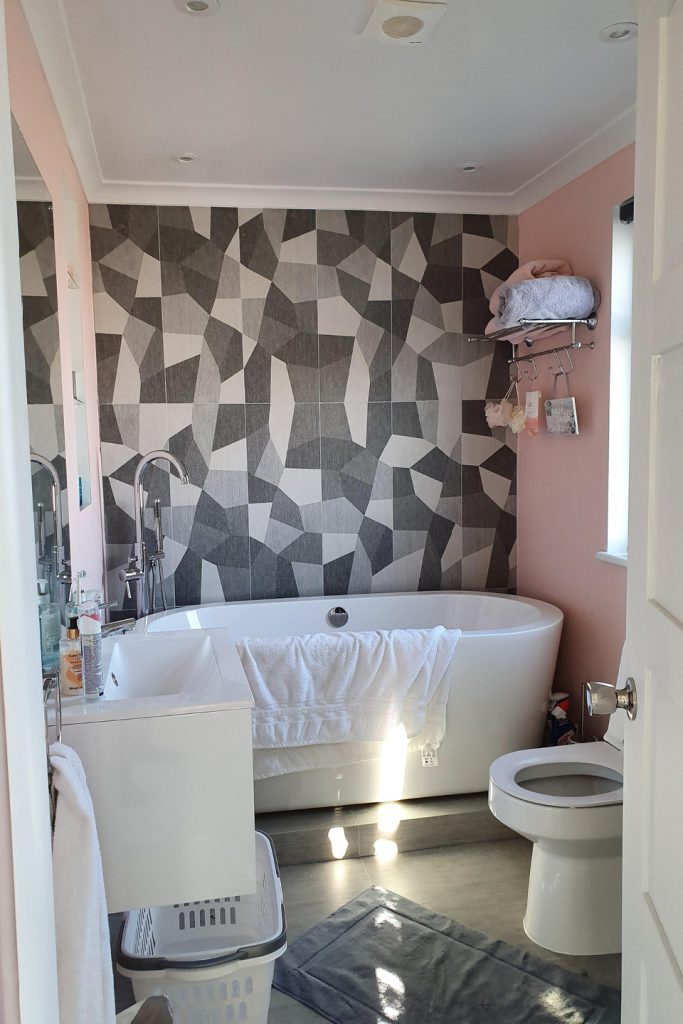 Gaston Road en-suite bathroom